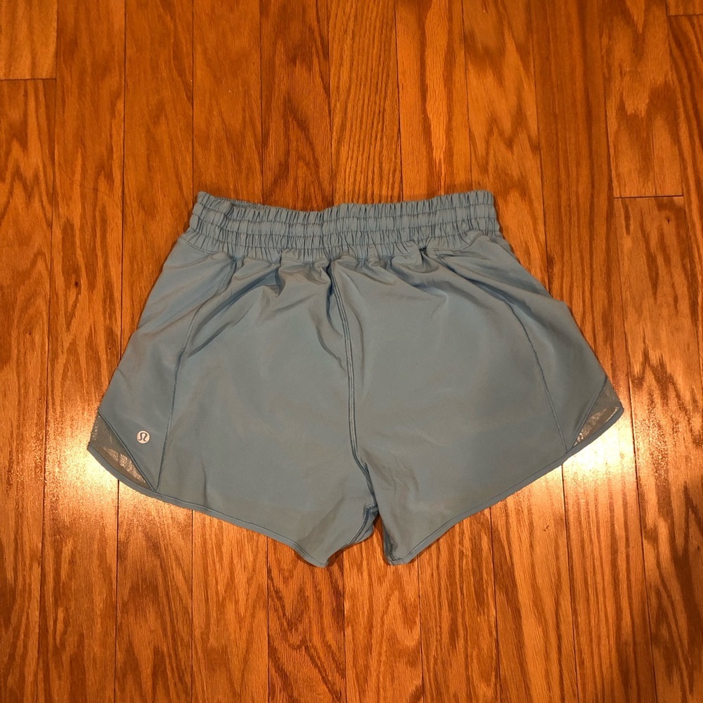 Lululemon Hotty Hot 4” high rise shorts